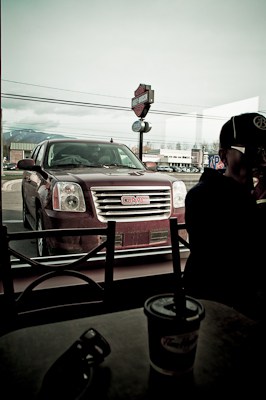 2009 GMC Yukon Hybrid parked outside