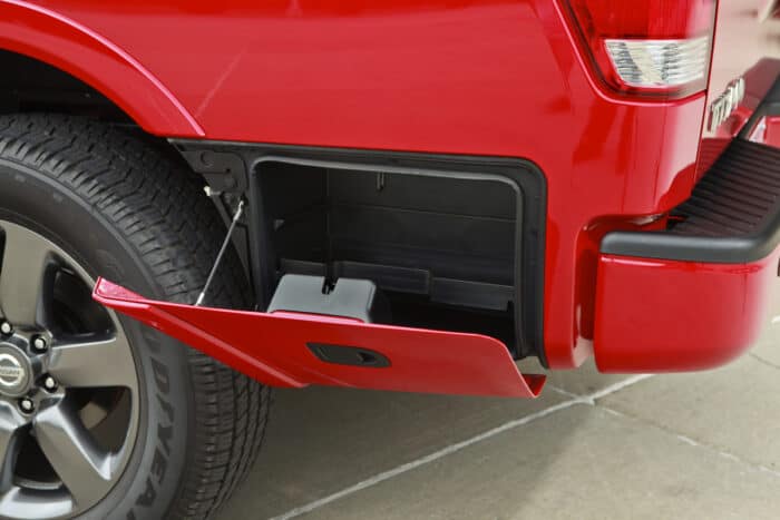 2012 nissan titan v8 rear storage compartment