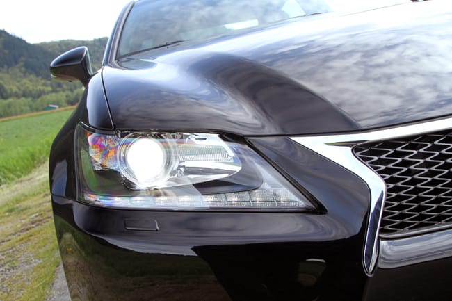 2013 Lexus GS 350 F-Sport front headlight