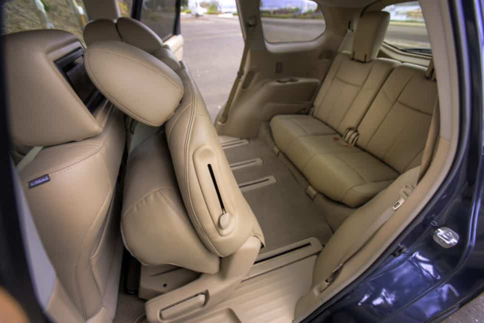 2013 nissan pathfinder interior seats