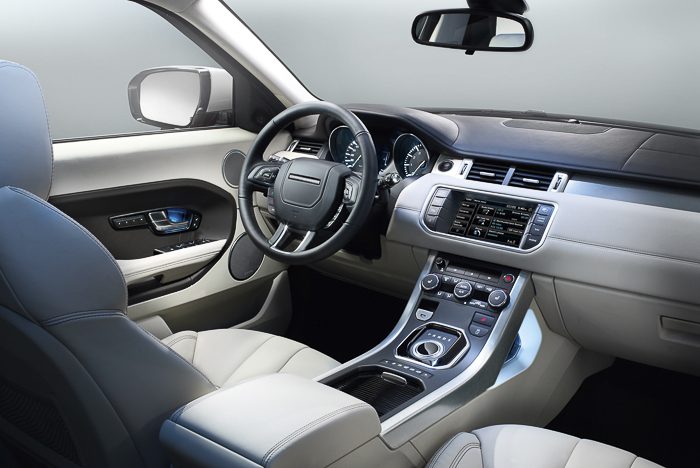2013 Range Rover Evoque interior white front cabin