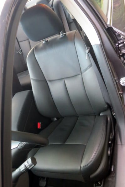 2013 Nissan Altima 2.5 SL interior driver seat