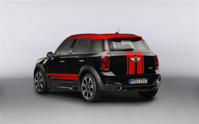 2013 MINI John Cooper Works Countryman All4 vs. 2013 MINI WRC