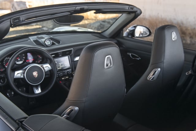 2013 Porsche 911 Carrera Cabriolet interior