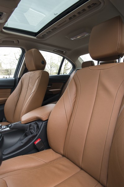 2013 BMW 328i xDrive front seats