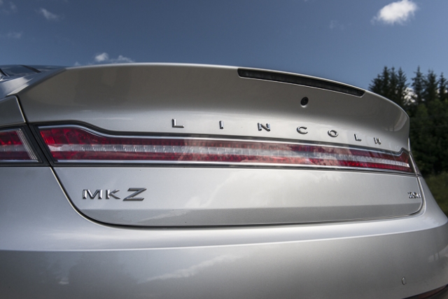 2013 Lincoln MKZ Hybrid review