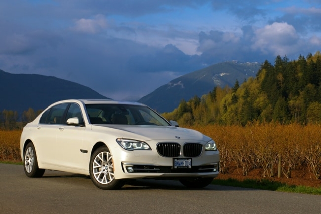 2013-BMW740B