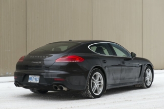 2014-Porsche-Panamera-4S-1