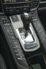 2014-Porsche-Panamera-4S-12