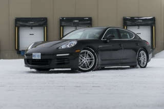 2014-Porsche-Panamera-4S front black