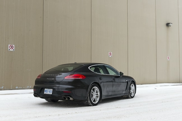 2014-Porsche-Panamera-4S