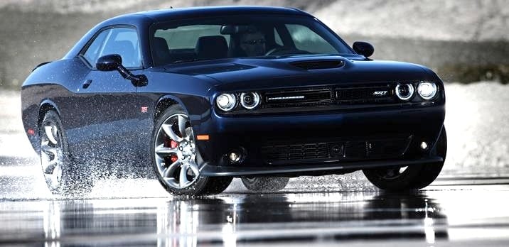 2015-Dodge-Challenger-SRT-Hellcat