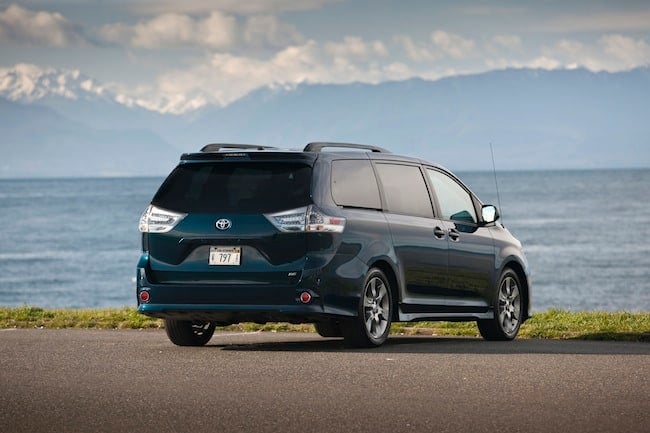 2014-toyota-sienna-rear