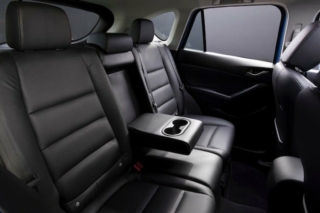 2015_Mazda_CX-5_GT-rearseats