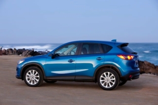 2015_Mazda_CX-5_GT-side