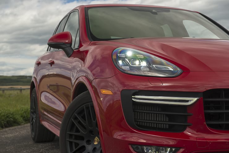 2016-porsche-cayenne-gts-review-14