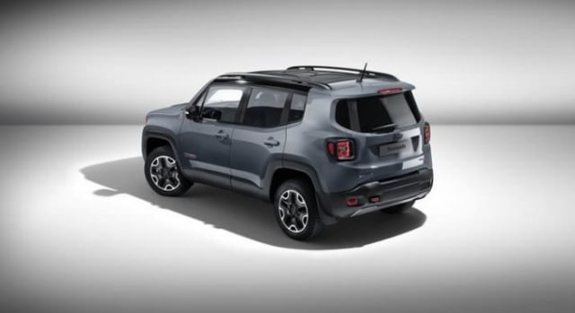 renegade-trailhawk-rear renegade-trailhawk