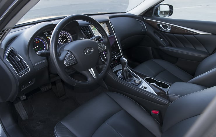 2015 Infiniti Q50 3.7 interior front