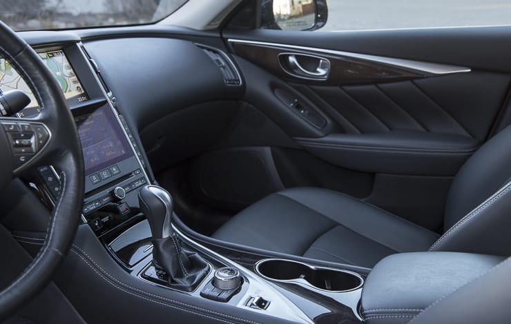 2015 Infiniti Q50 3.7 interior front cabin