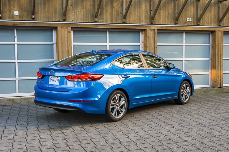 2017 hyundai elantra review