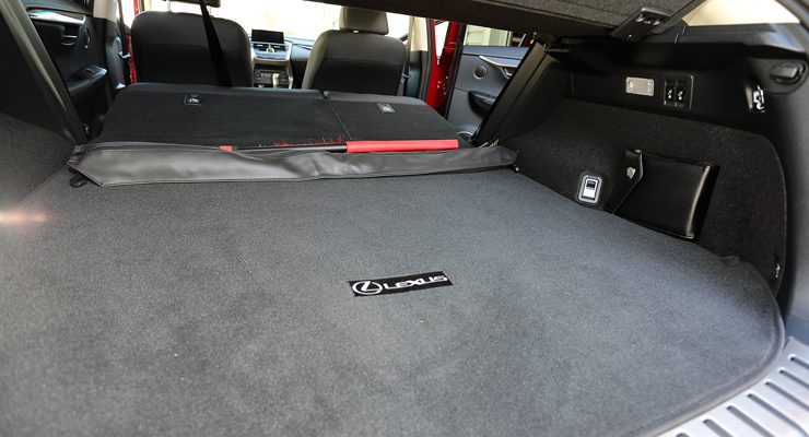 Lexus_NX300h_RearCargo