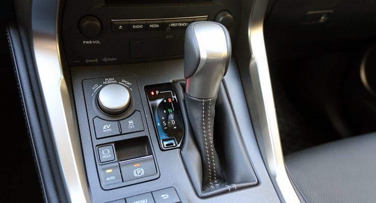 Lexus_NX300h_Shifter