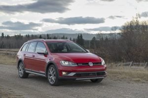 2017-vw-golf-alltrack-review-14