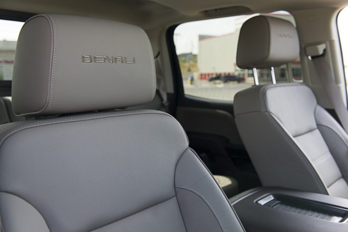 2016 GMC Sierra Denali seats