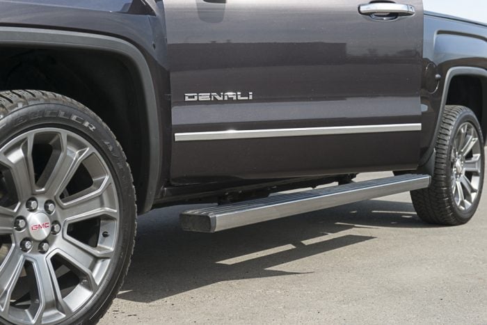 2016 GMC Sierra Denali door with emblem