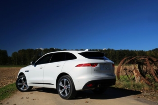 2017 Jaguar F-Pace R-Sport review -13 2017 Jaguar F-Pace R-Sport review
