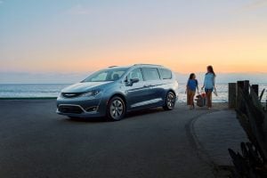 2017 Chrysler Pacifica Hybrid Review