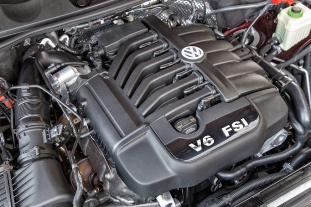 2017 Volkswagen Touareg Review engine