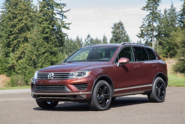 2017 Volkswagen Touareg Review front profile