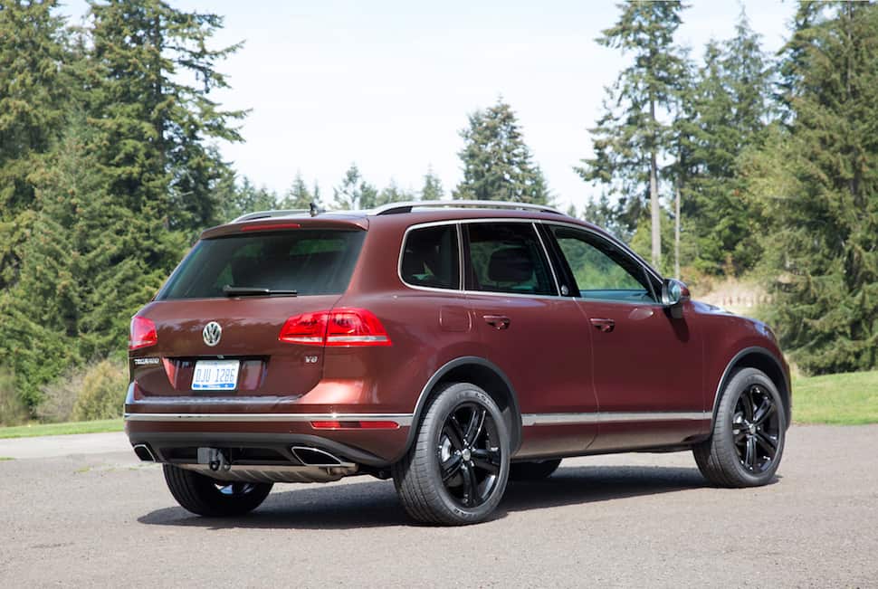 2017 Volkswagen Touareg Review rear profile