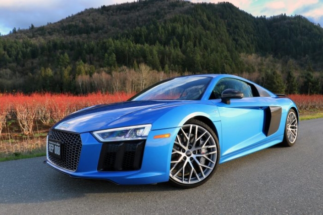 2017 Audi R8 Plus Coupe Review