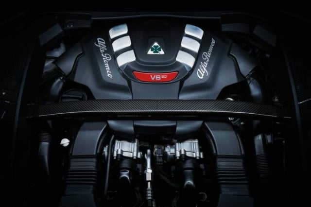 2018 alfa romeo Stelvio SUV engine