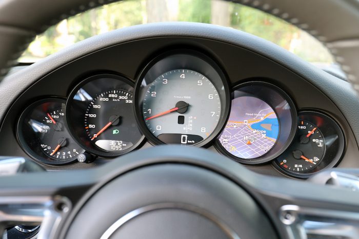 2017 Porsche 911 Carrera 4S gauges