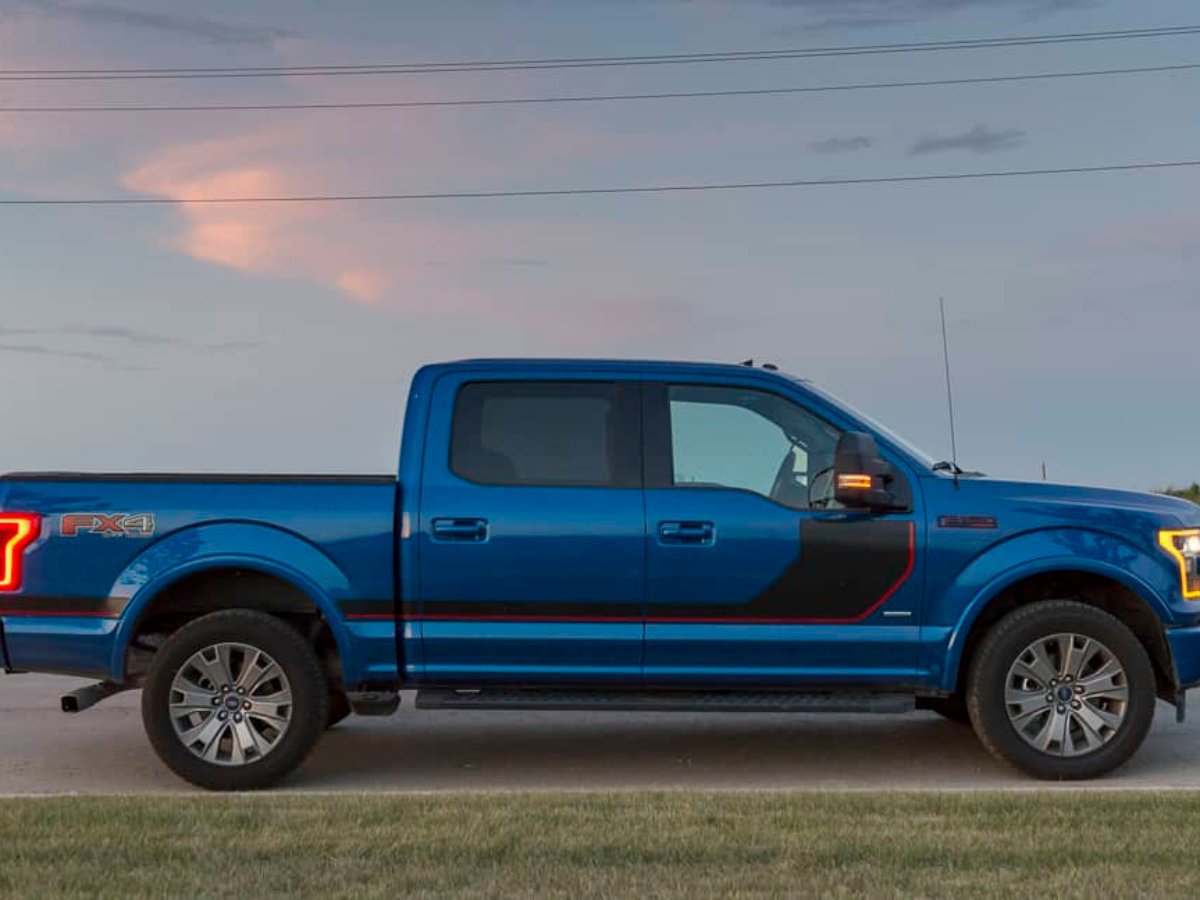 2017 ford f-150 sport side view