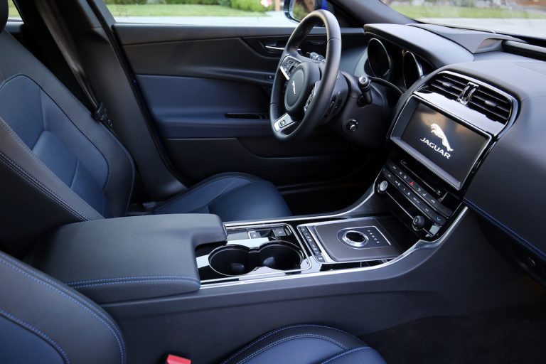 2017 Jaguar XE RSport Review 2.0d RSport Vs. 3.5t RSport