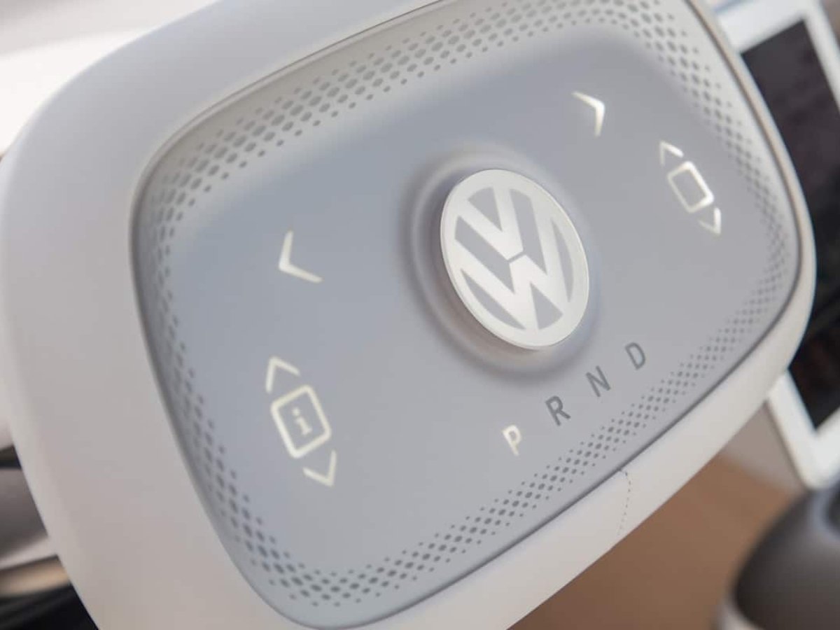 volkswagen I.D. BUZZ electric concept steering wheel