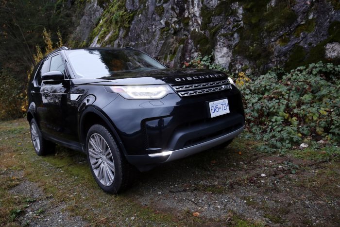 2018 Land Rover Discovery front