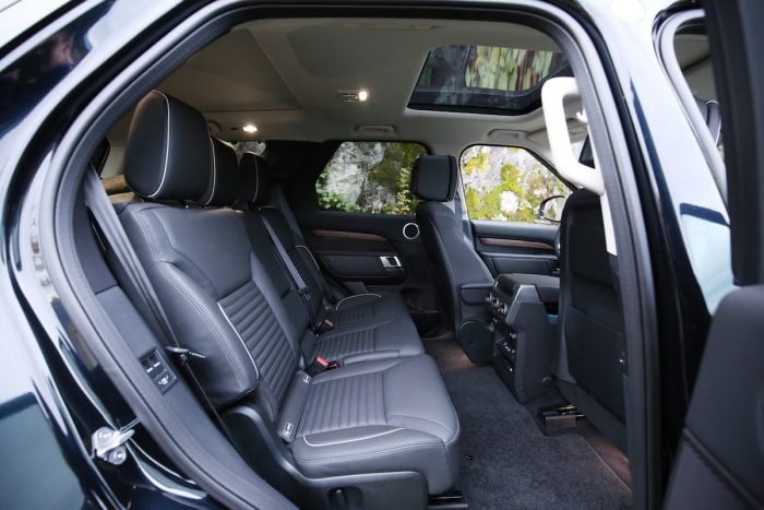 2018 Land Rover Discovery interior