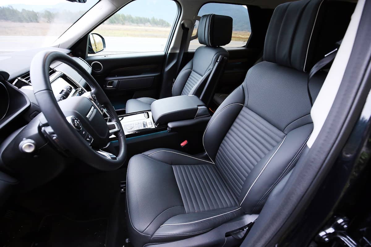 2018 land rover discovery interior