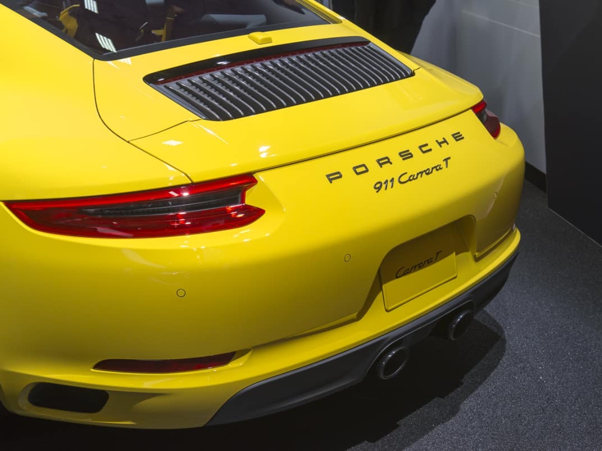 2018 porsche 911 carrera t la auto show rear design