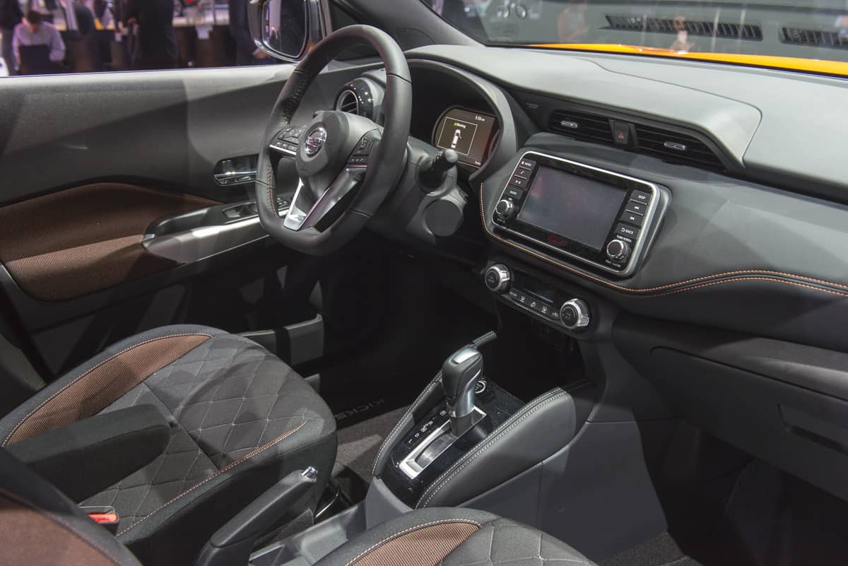 2018 nissan kicks interior