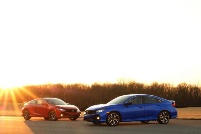 2018 Honda Civic Si Coupe and Sedan red and blue side by side