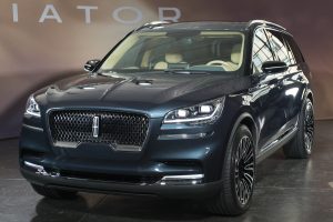 2020 Lincoln Aviator | World Debut First-Look at New Mid-Size SUV