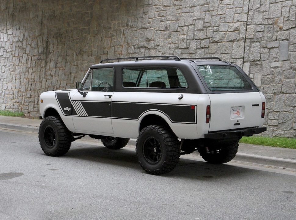 1976 INTERNATIONAL SCOUT TRAVELER rear