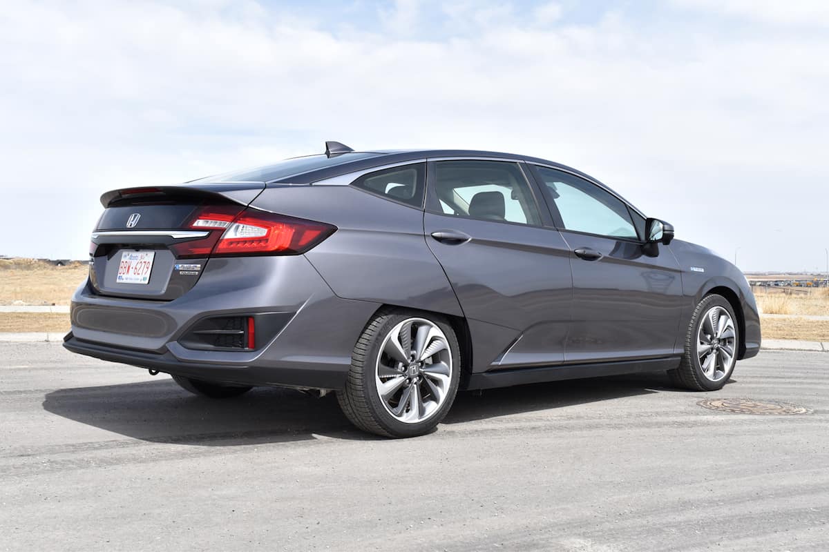 2018 Honda Clarity Plug-In Hybrid touring rear 