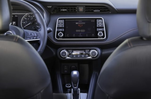 2018 Nissan Kicks interior